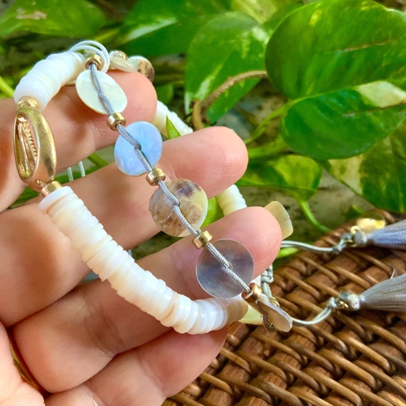 TOMMY BAHAMA BRACELETS NWT -2 STRAND. SHELL /MOP/STACK  TASSEL ACCENT ADJUSTABLE - Picture 9 of 10